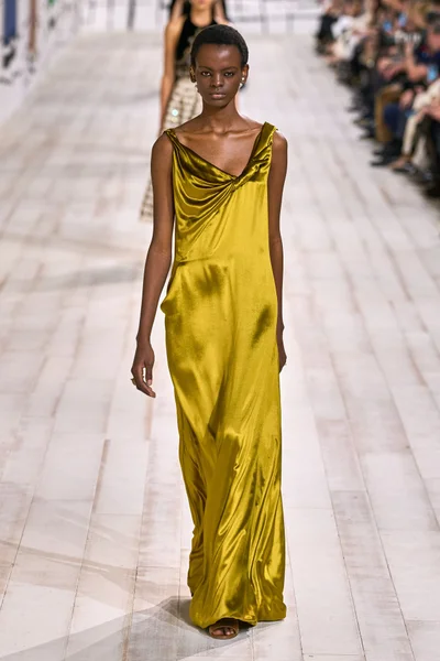 Look 53